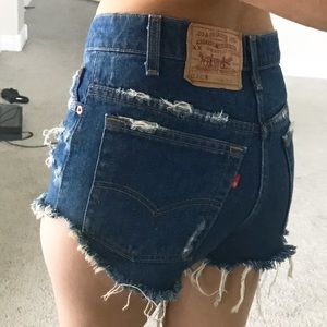 Authentic Levi cut off shorts, cheeky wedgie fit